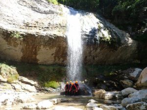 Cascade d’environ 25 mètres dans les Écouges Bas